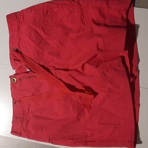 woman's size  6 dark pink lightweight spring skirt with shorts with pockets